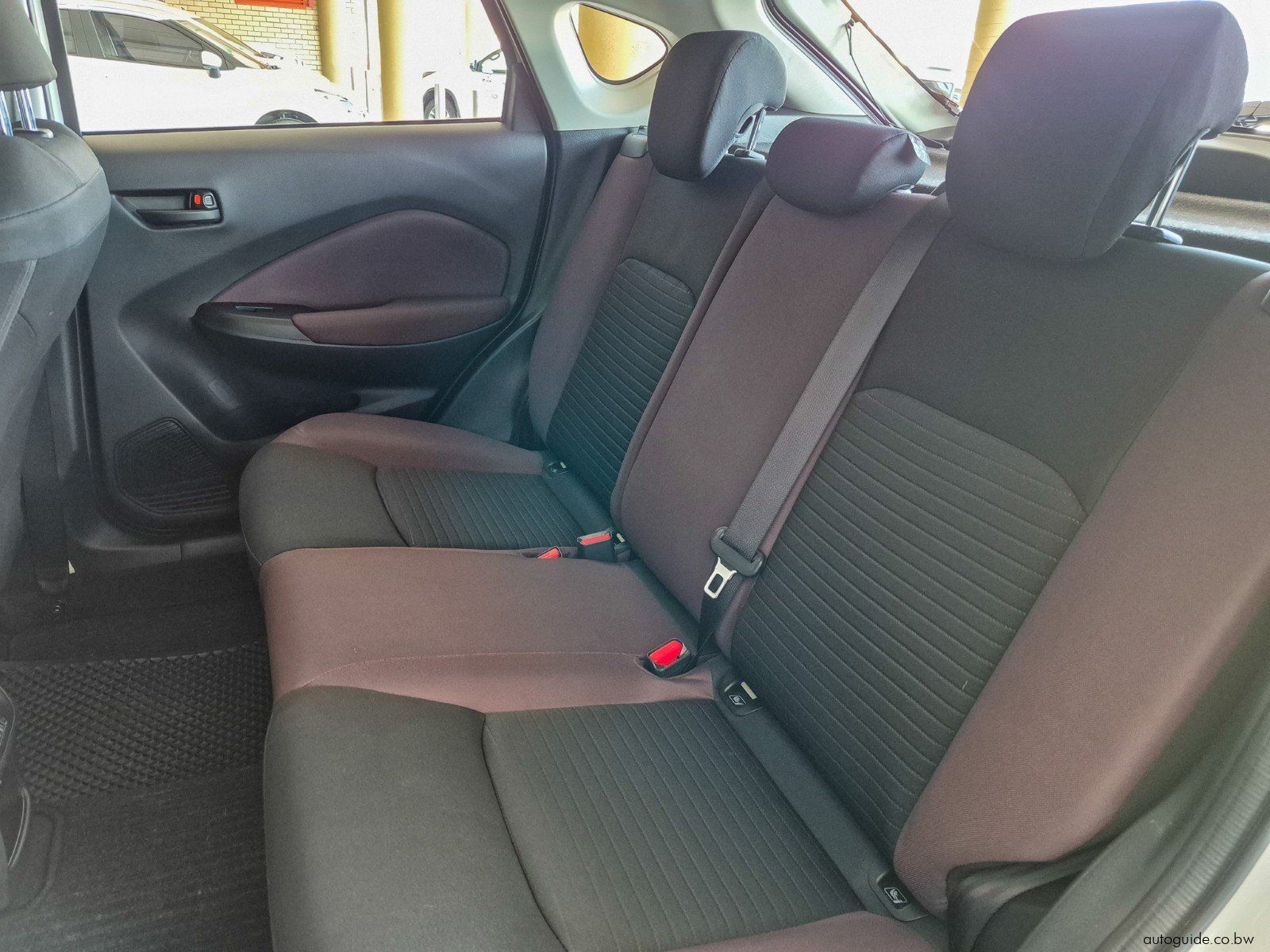2025 Toyota Starlet Cross XS photo