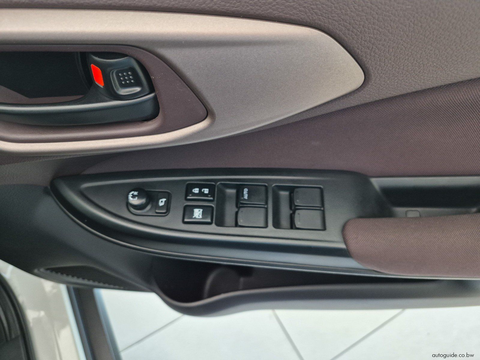2025 Toyota Starlet Cross XS photo