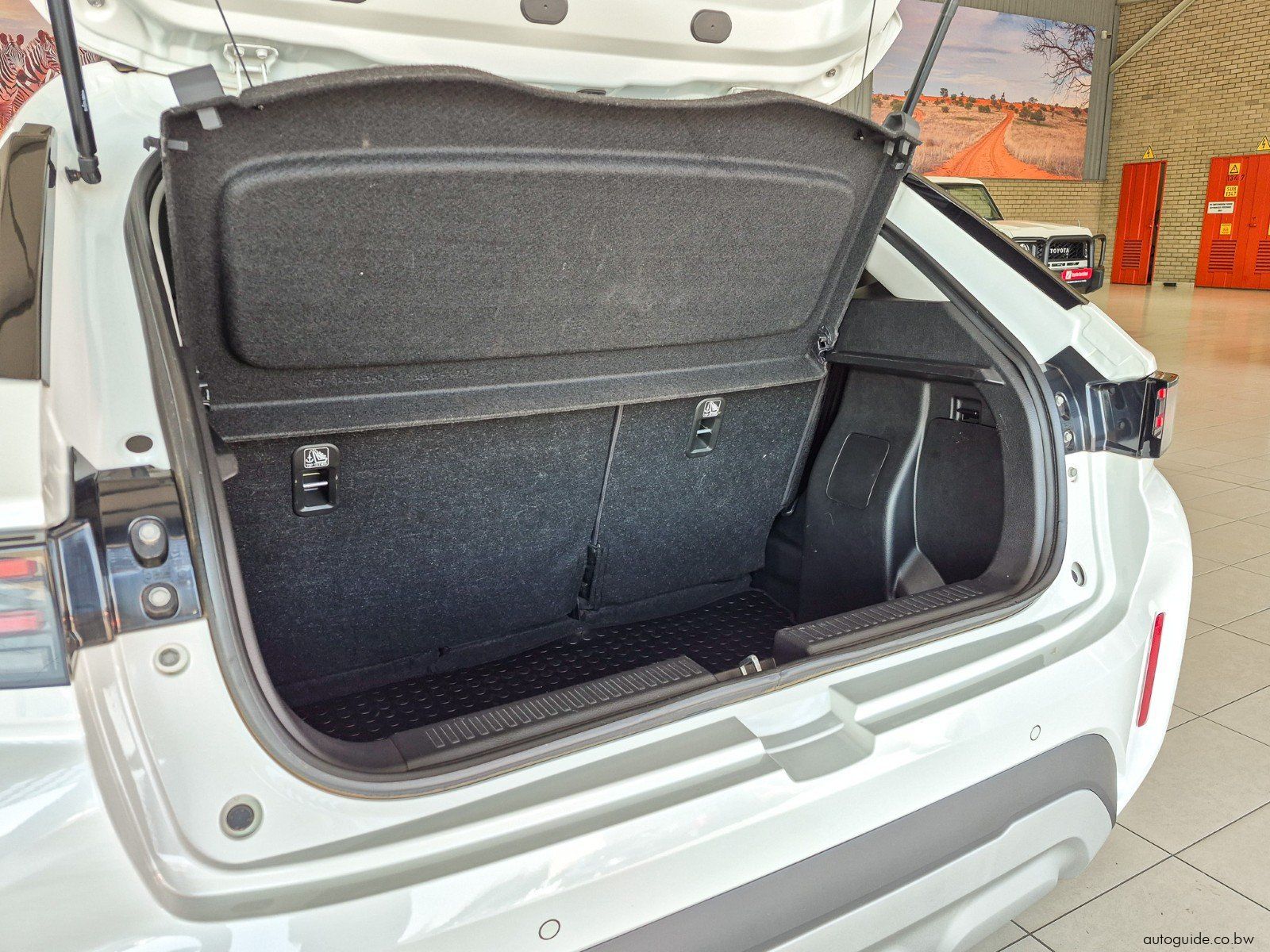 2025 Toyota Starlet Cross XS photo
