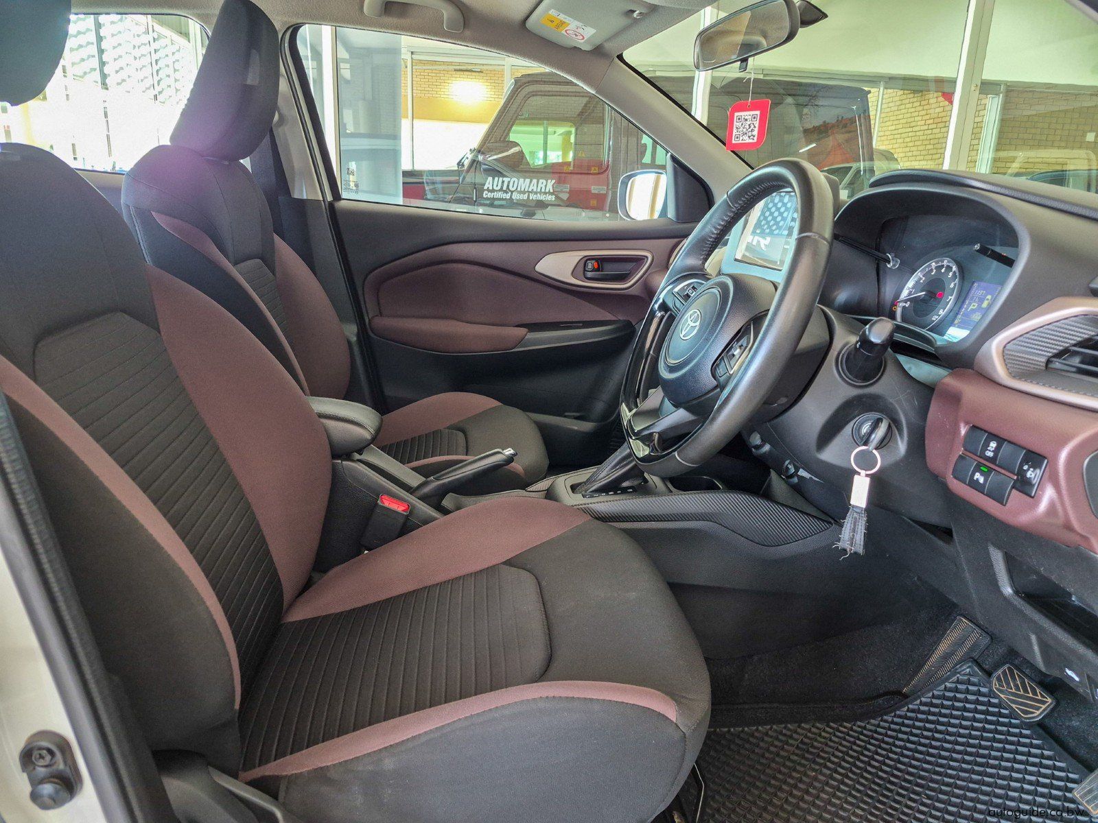 2025 Toyota Starlet Cross XS photo
