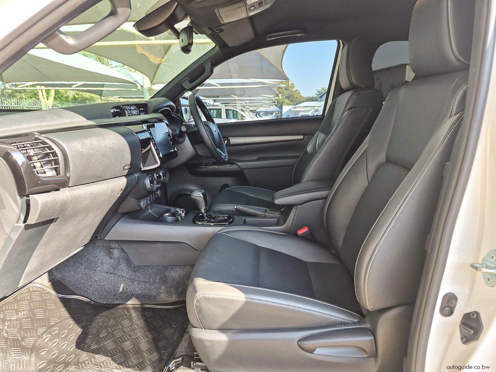 2024 Toyota Hilux Xtra Cab photo