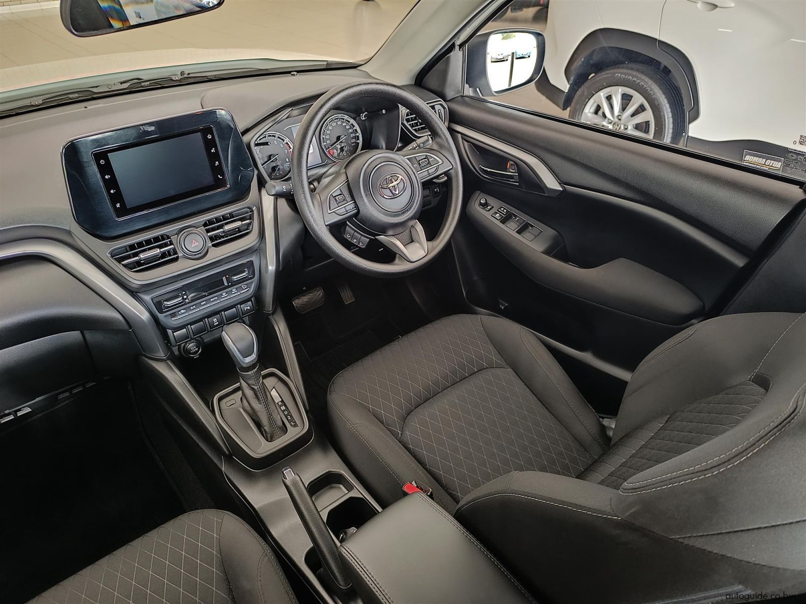 2024 Toyota Urban Cruiser 1.5 XR photo