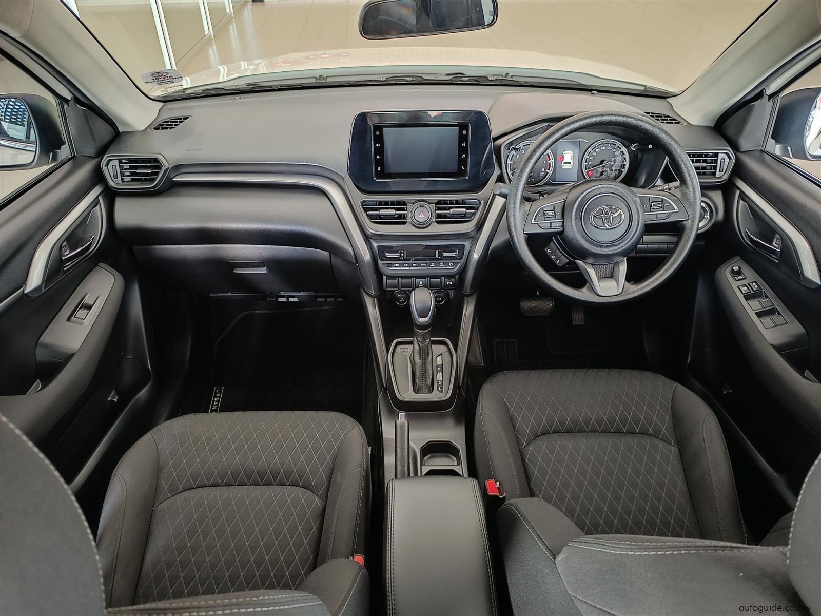 2024 Toyota Urban Cruiser 1.5 XR photo