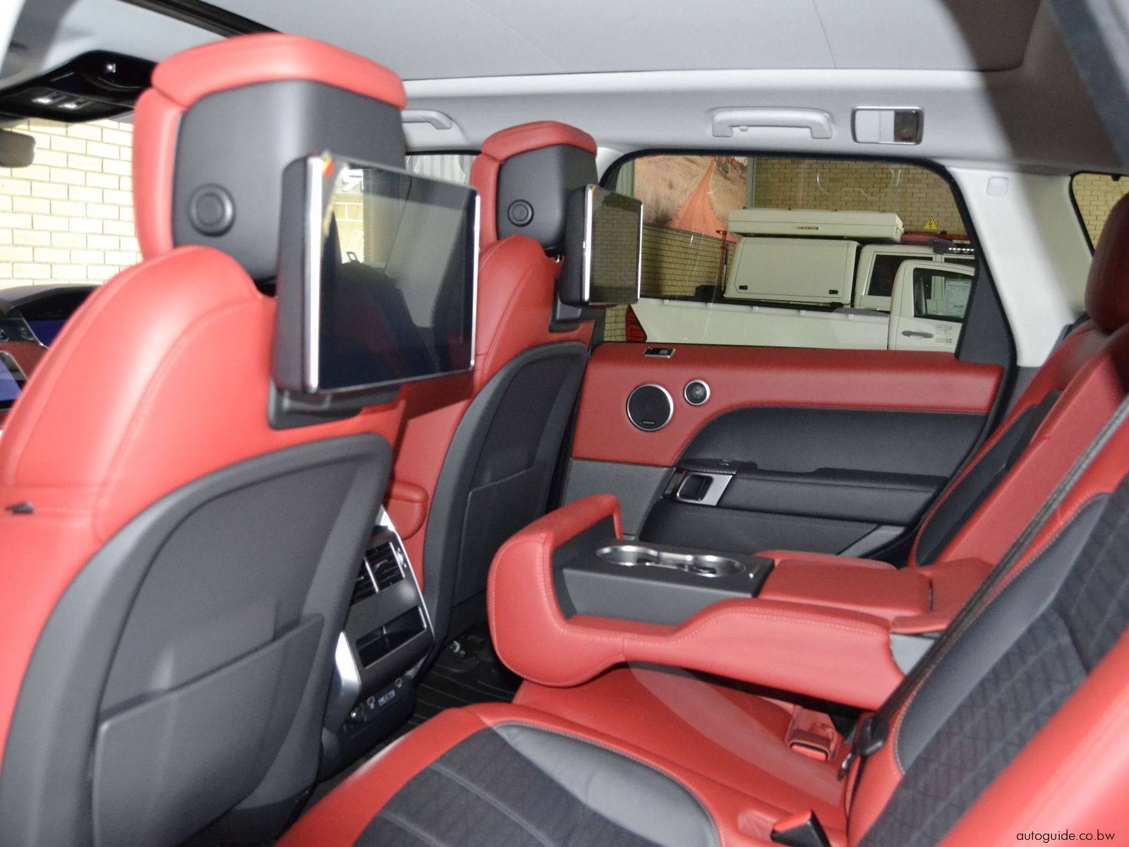 2022 Land Rover Range Rover Sport 5.0 V8 HSE Dynamic photo