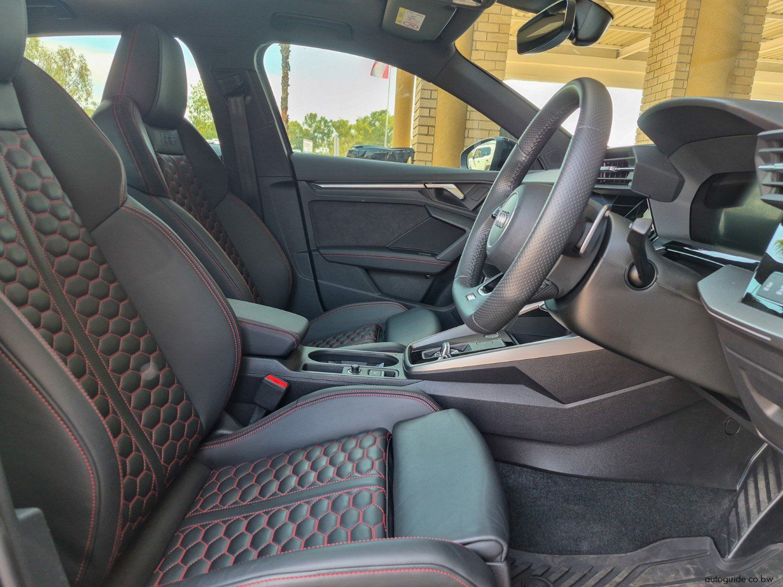 2024 Audi RS3 Sportback Quattro S tronic photo