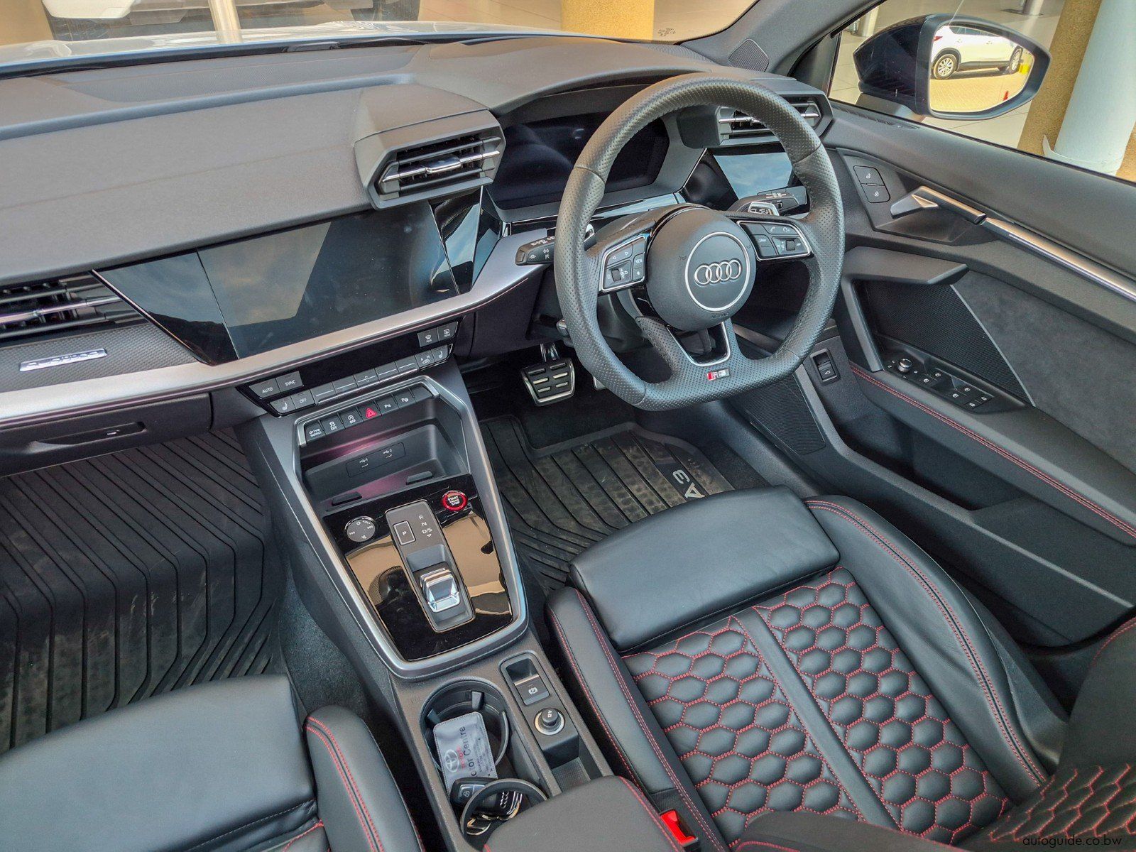 2024 Audi RS3 Sportback Quattro S tronic photo