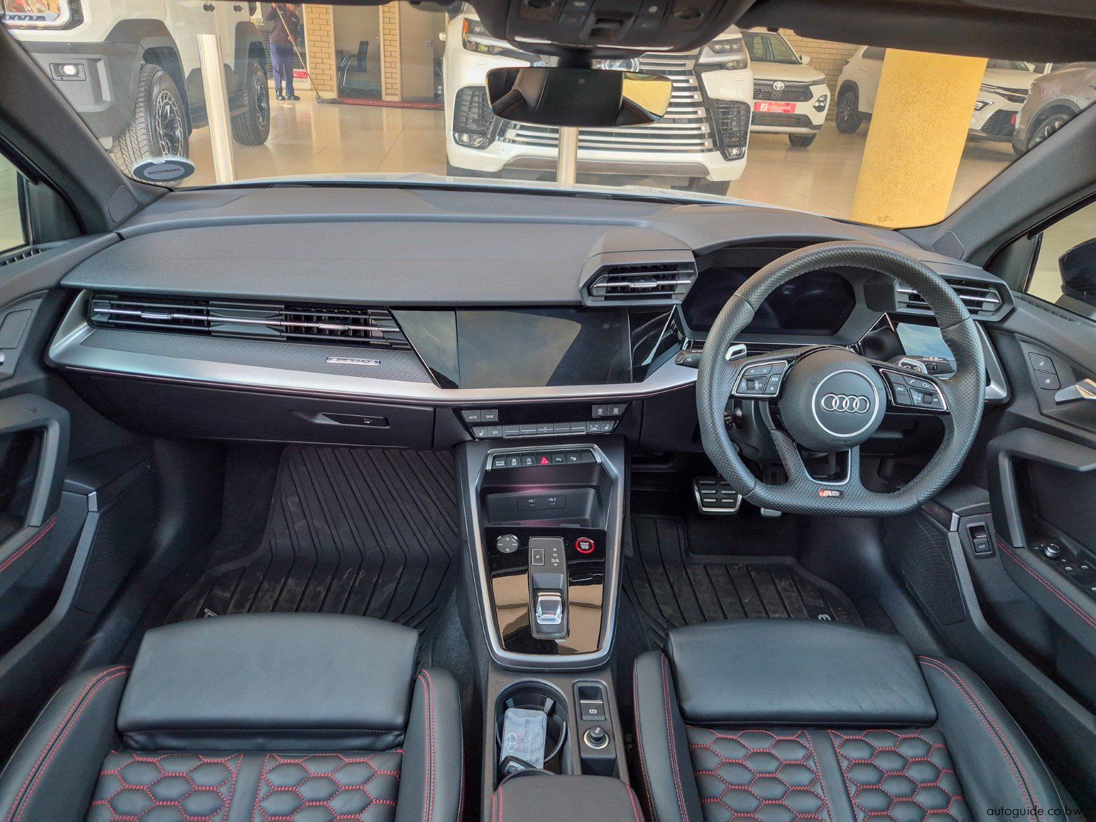 2024 Audi RS3 Sportback Quattro S tronic photo