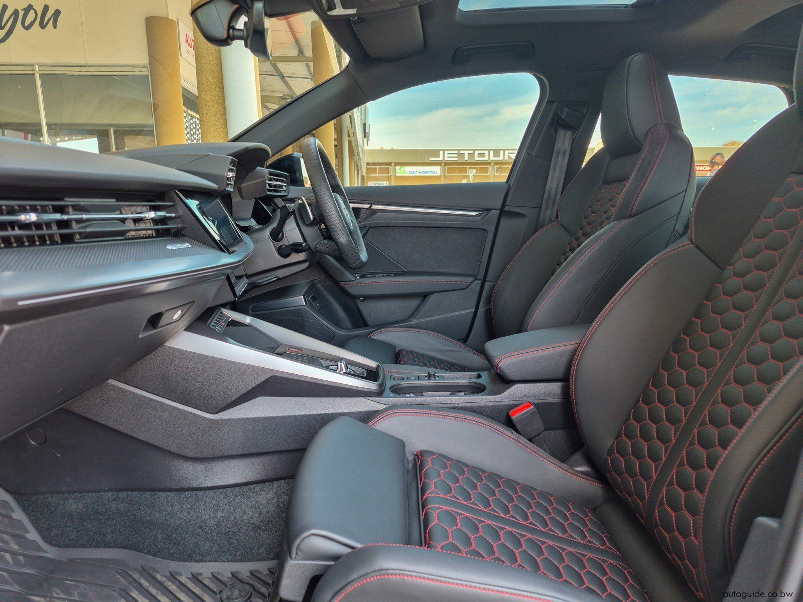 2024 Audi RS3 Sportback Quattro S tronic photo