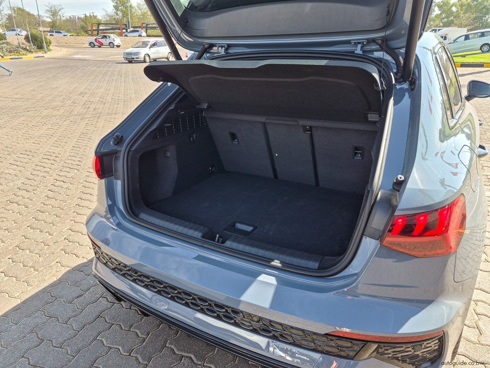 2024 Audi RS3 Sportback Quattro S tronic photo