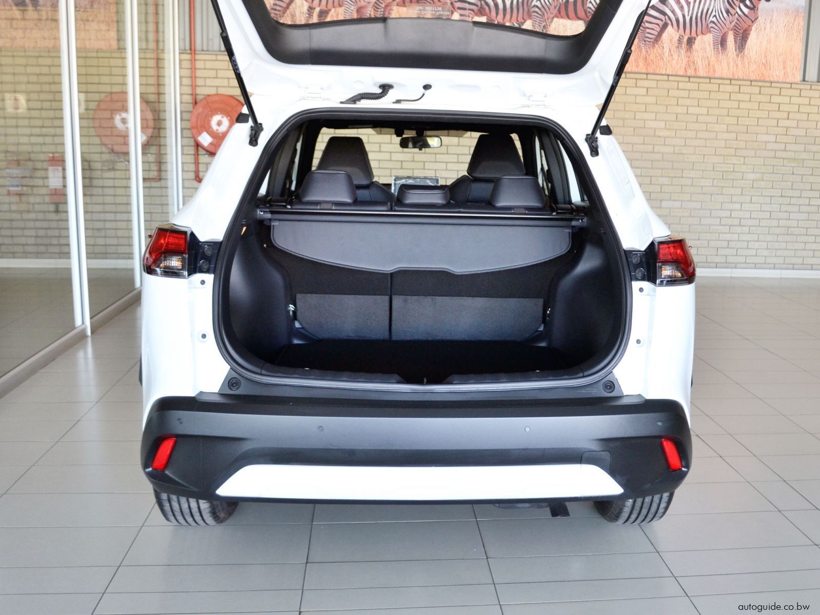 2025 Toyota Corolla Cross XS HEV (CVT) - Hybrid photo