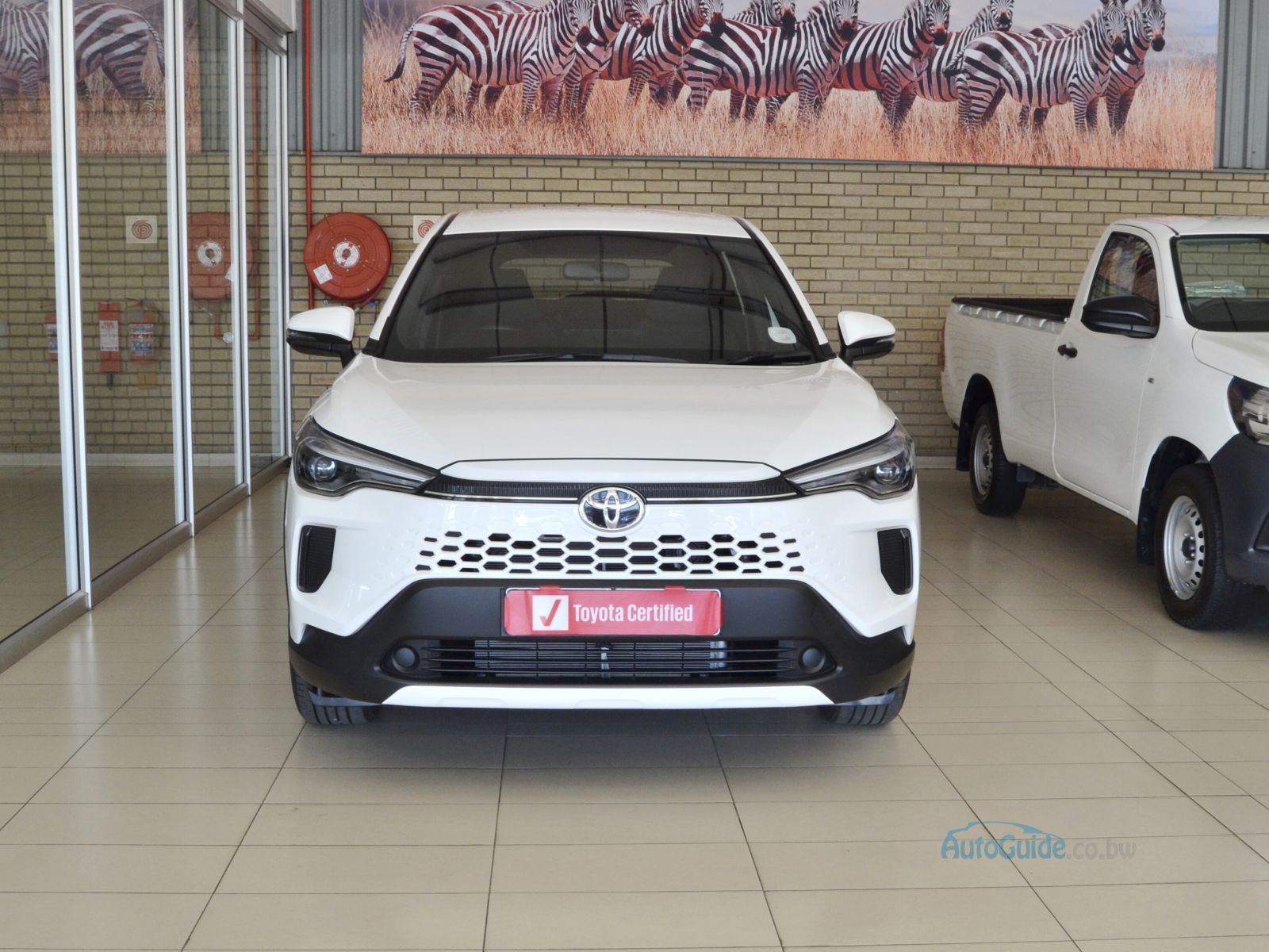 2025 Toyota Corolla Cross XS HEV (CVT) - Hybrid photo