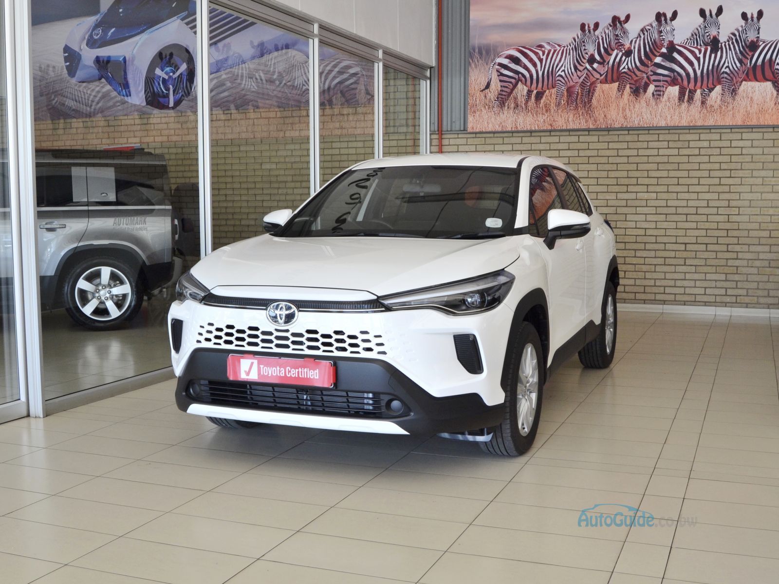 2025 Toyota Corolla Cross XS HEV (CVT) - Hybrid photo