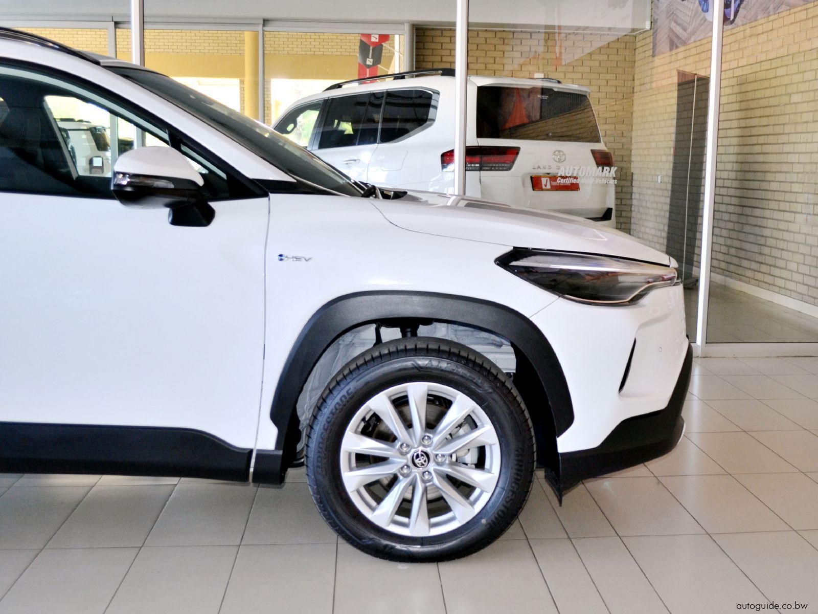 2025 Toyota Corolla Cross XS HEV (CVT) - Hybrid photo