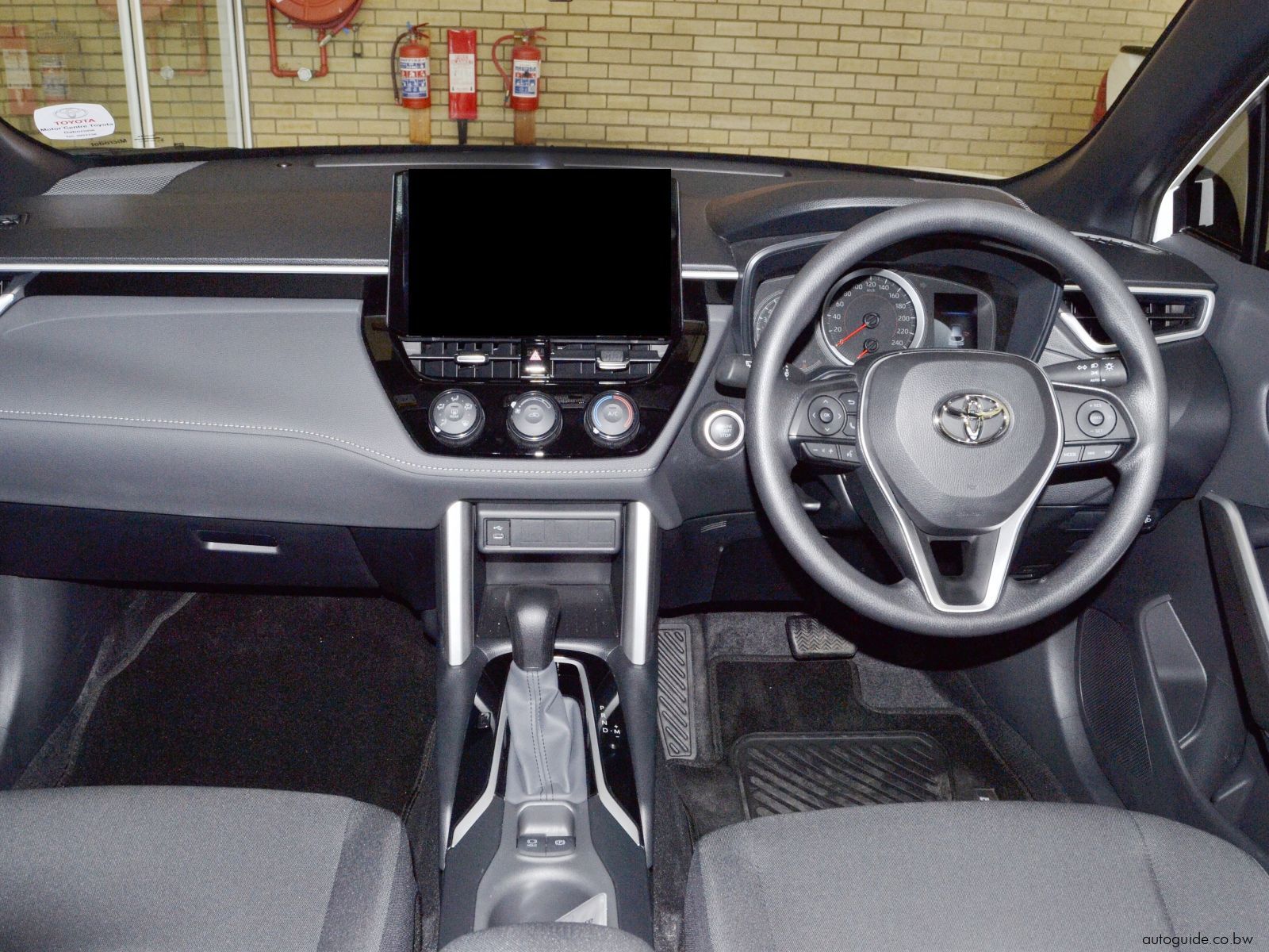 2025 Toyota Corolla Cross XS HEV (CVT) - Hybrid photo