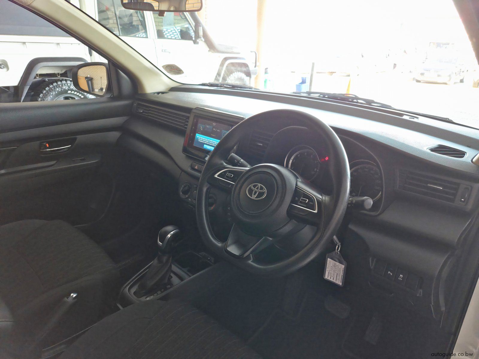 2025 Toyota Rumion 1.5 SX 7 Seater photo