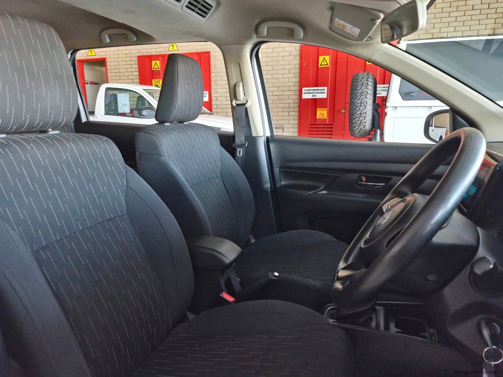 2025 Toyota Rumion 1.5 SX 7 Seater photo