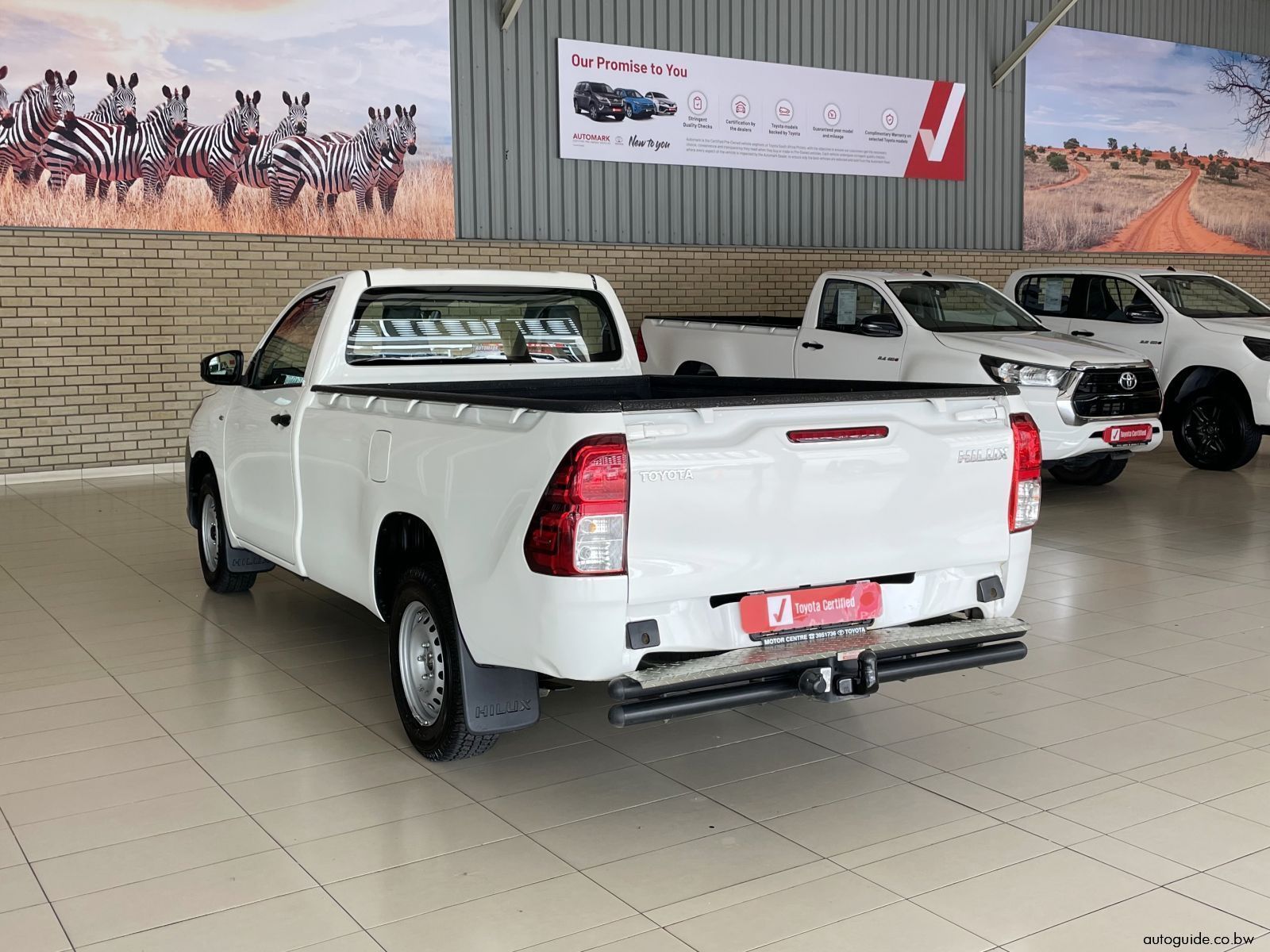 2025 Toyota Hilux LWB 2.4L photo