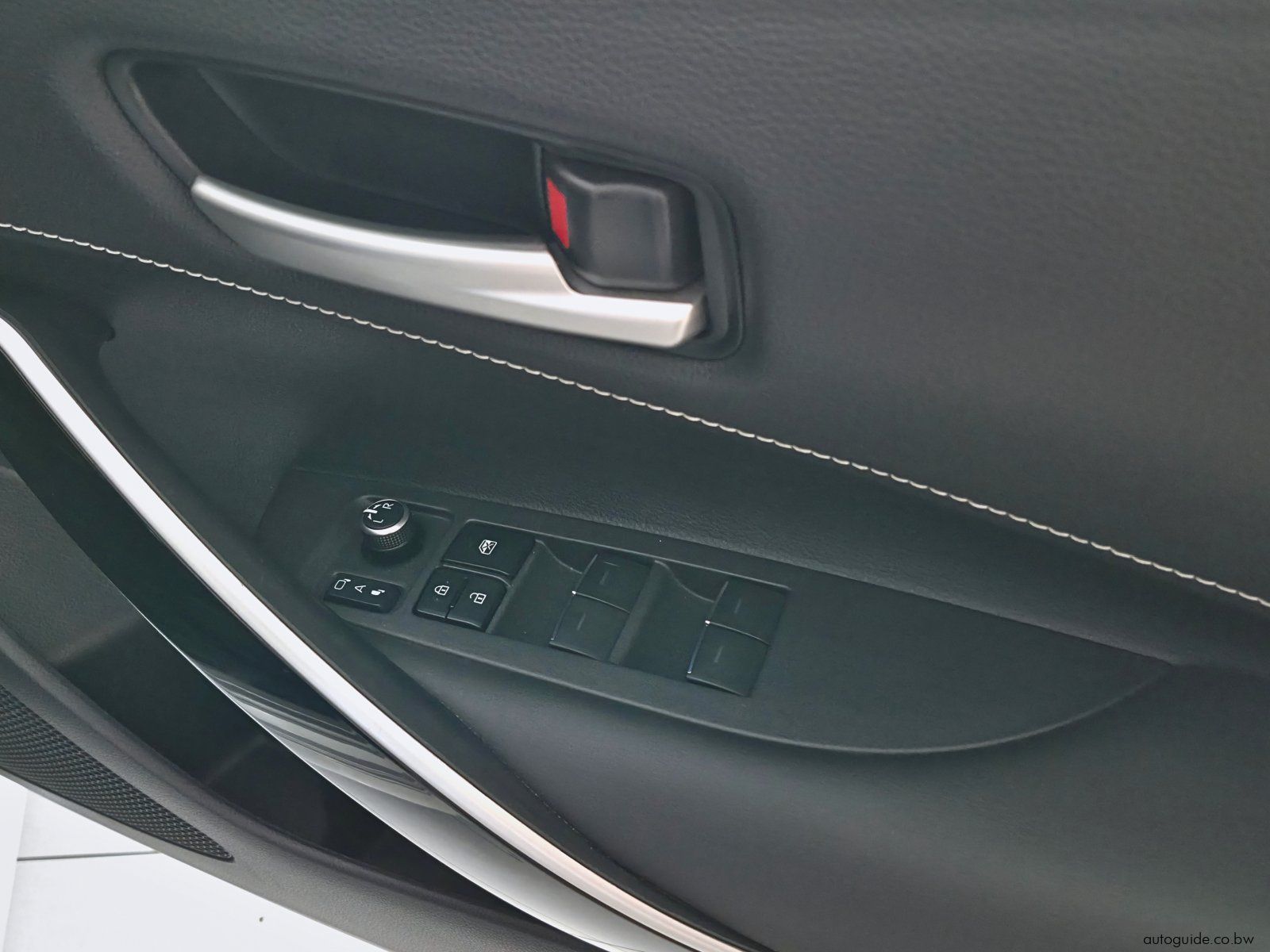 2020 Toyota Corolla Hatch XR photo