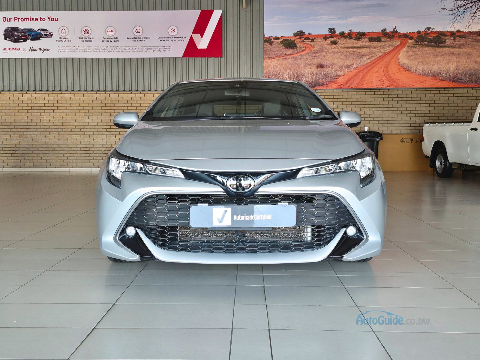 2020 Toyota Corolla Hatch XR photo