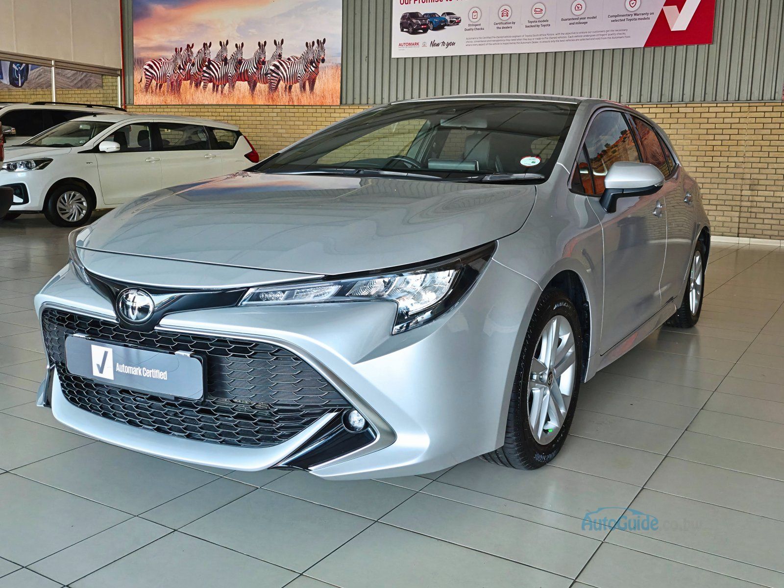 2020 Toyota Corolla Hatch XR photo