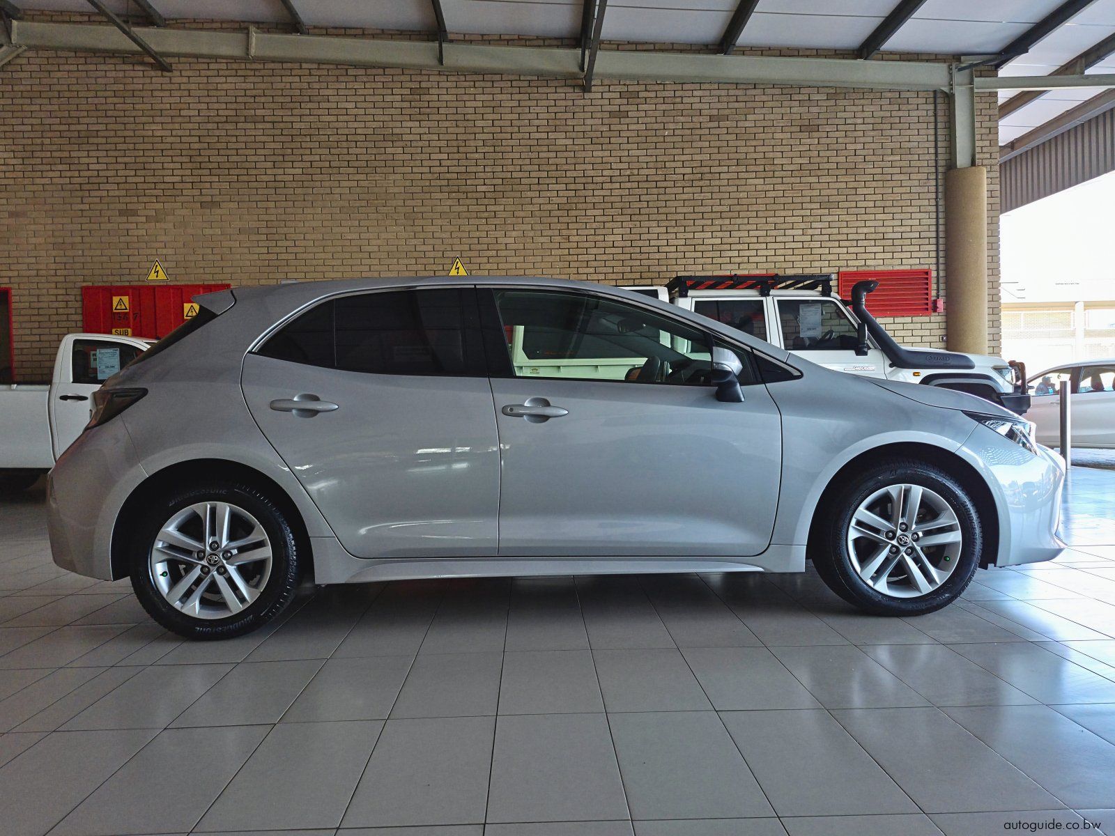 2020 Toyota Corolla Hatch XR photo
