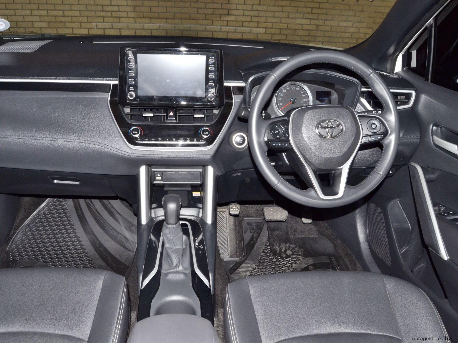 2023 Toyota Corolla Cross XS photo