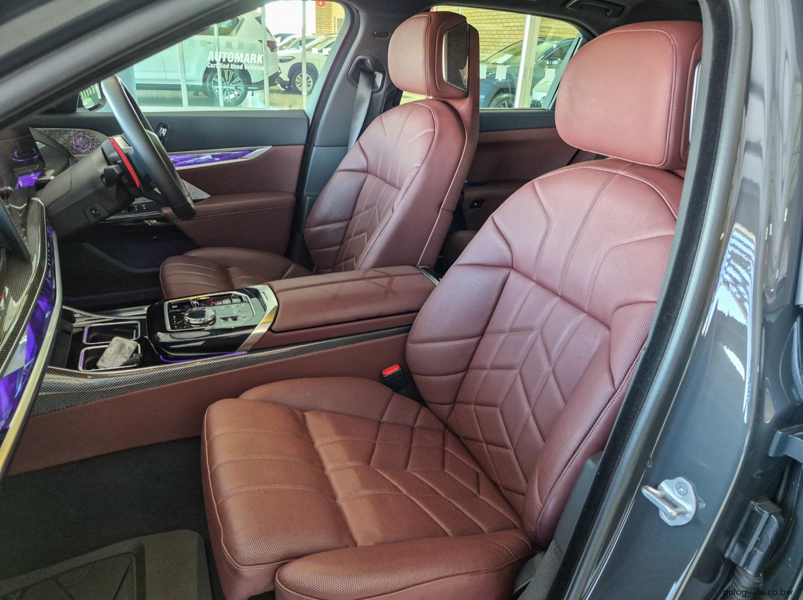 2025 BMW M760e X-Drive pictures