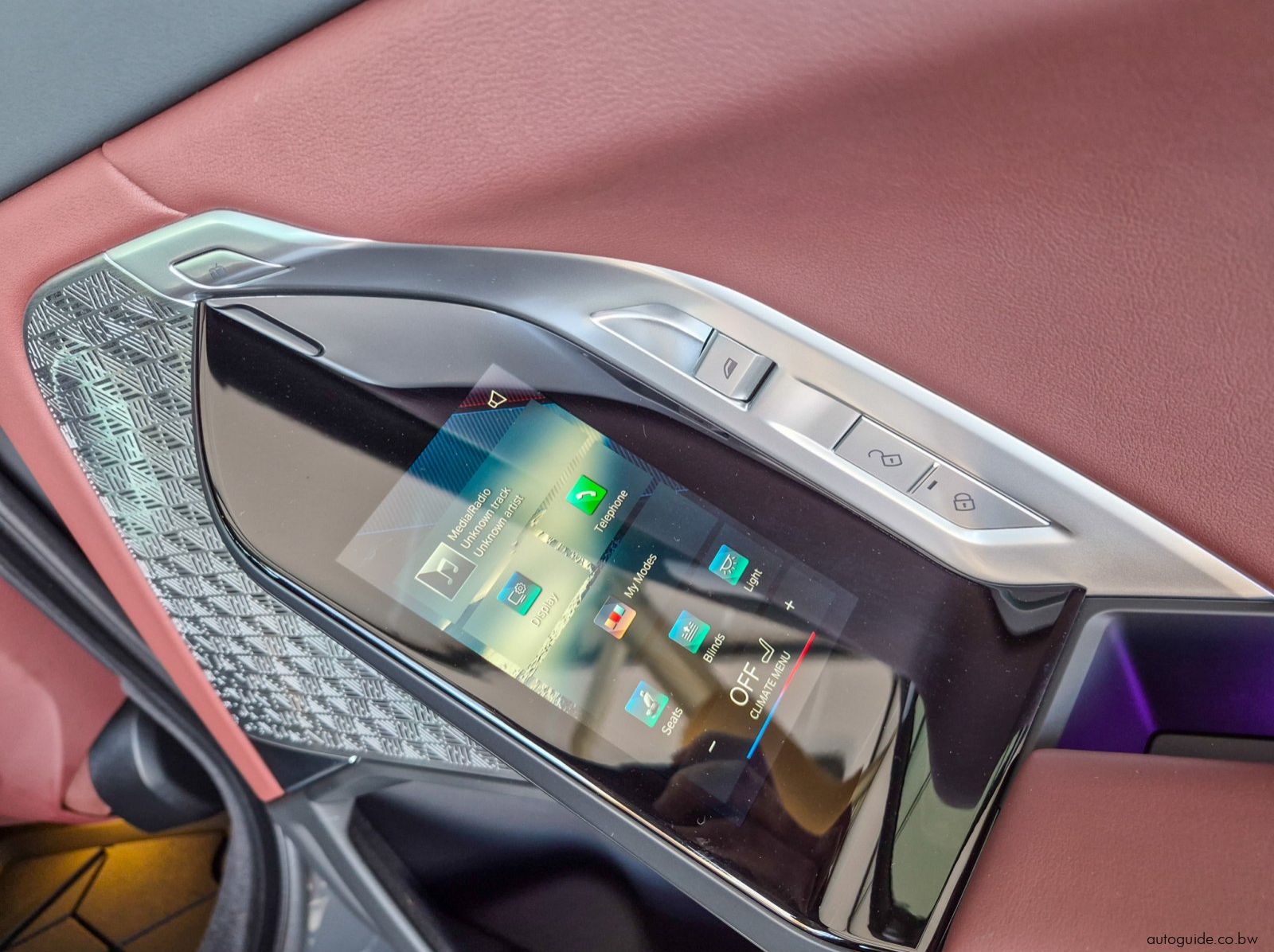 2025 BMW M760e X-Drive pictures