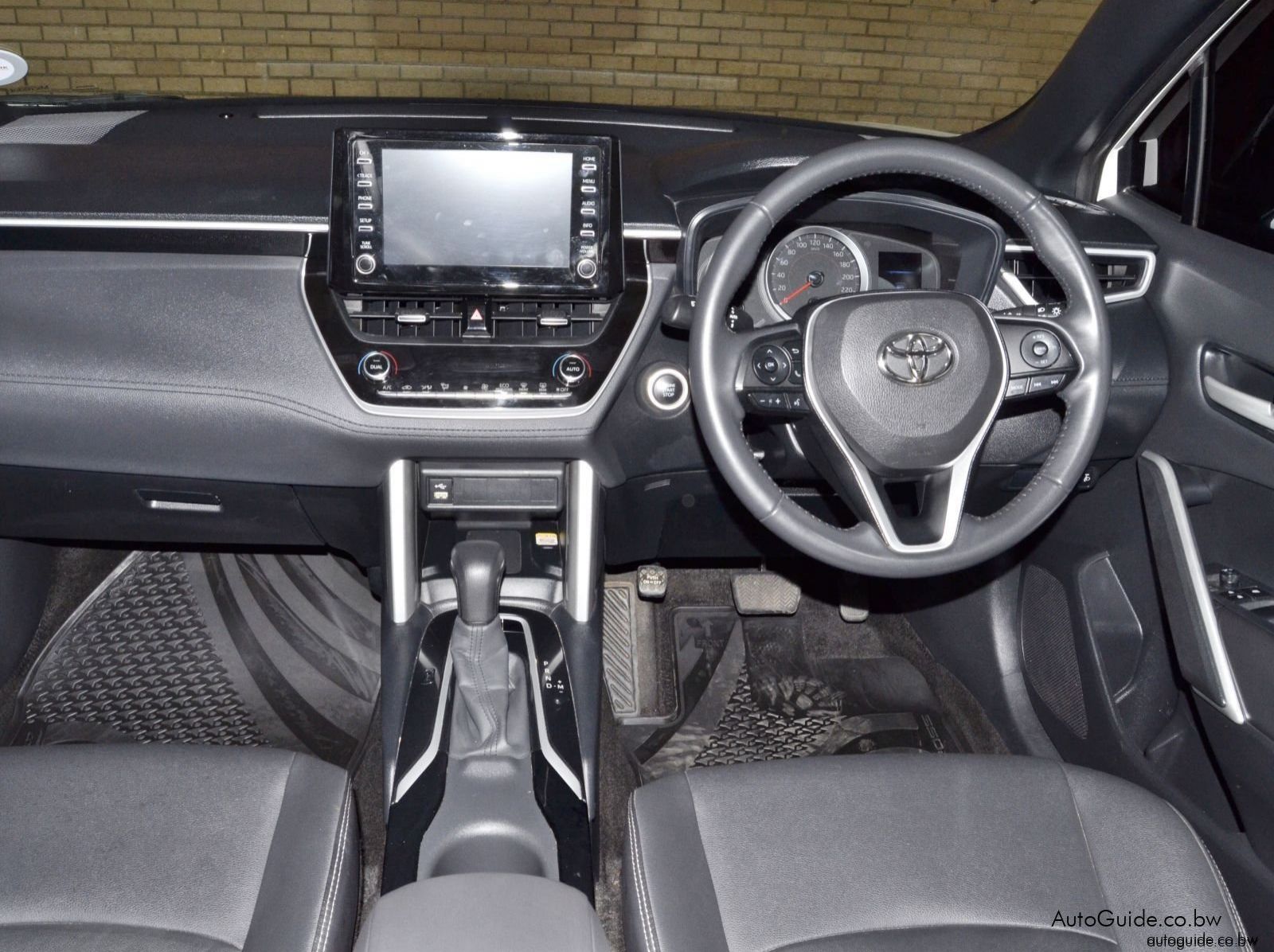 2023 Toyota Corolla Cross pictures