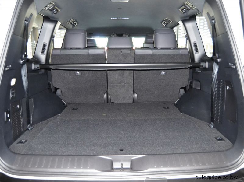 2023 Toyota Land Cruiser 300 Series 3.3TD V6 ZX pictures
