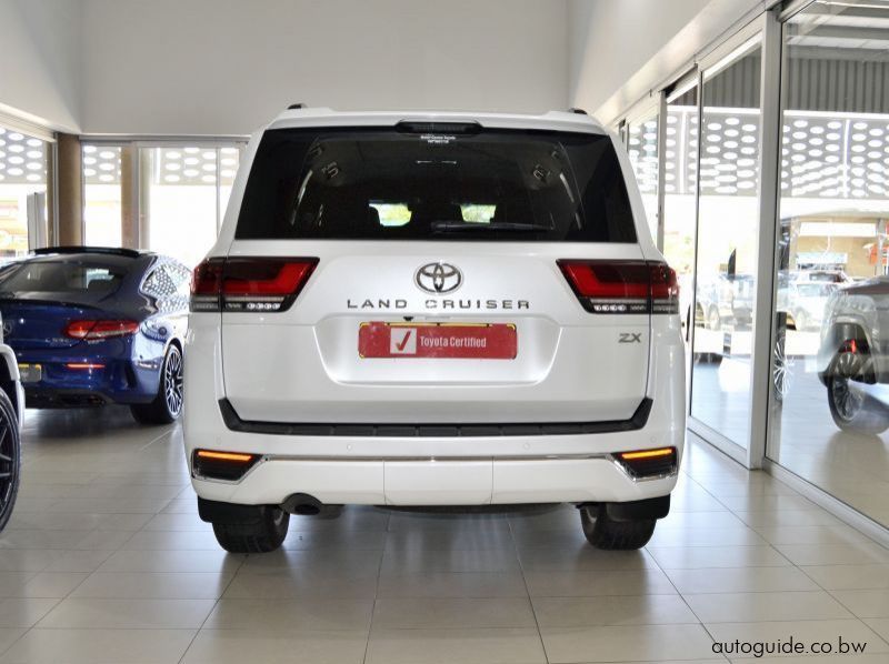 2023 Toyota Land Cruiser 300 Series 3.3TD V6 ZX pictures