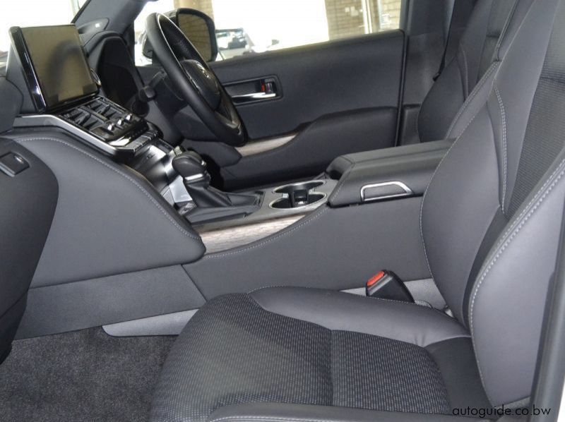 2023 Toyota Land Cruiser 300 Series 3.3TD V6 ZX pictures