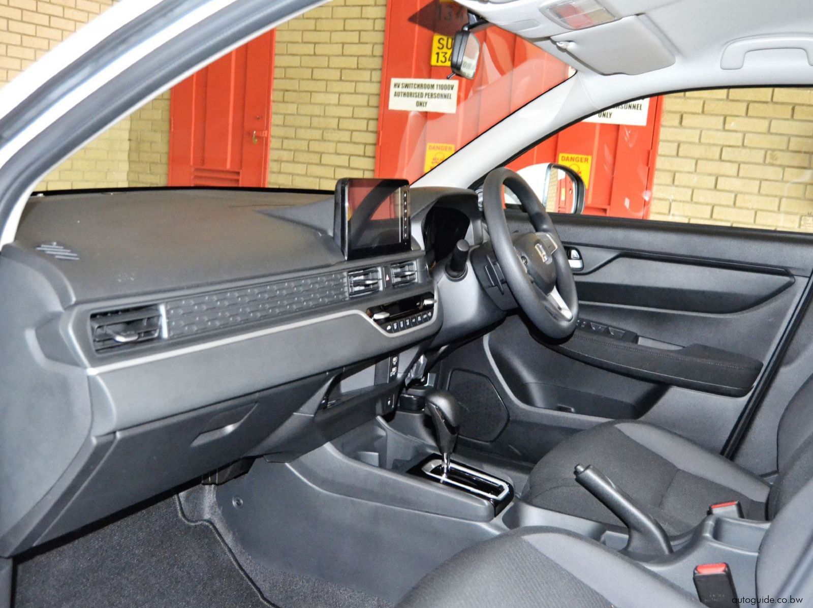 2025 Honda Amaze Comfort pictures