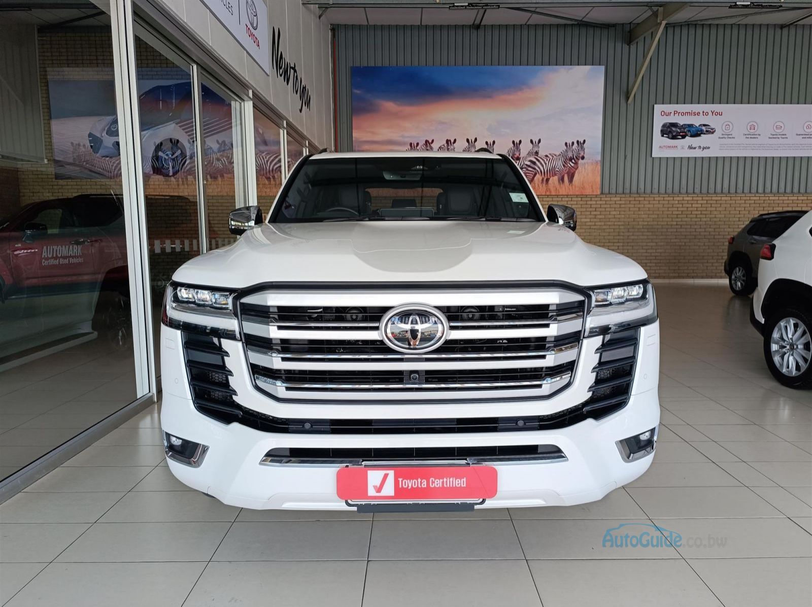 2025 Toyota Land Cruiser 300 ZX 3.3TD pictures