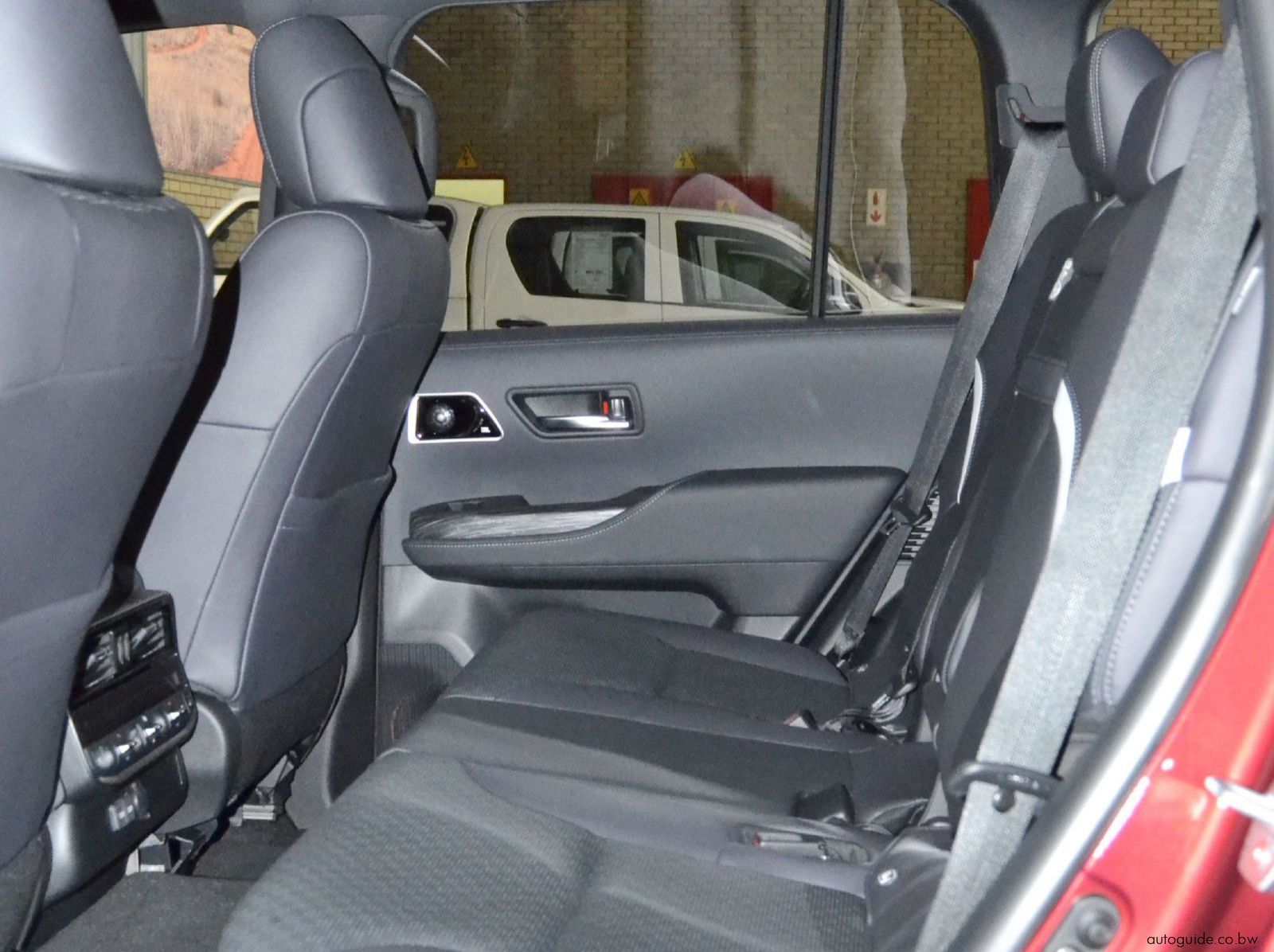 2025 Toyota Land Cruiser 300 Series 3.3D GR-Sport pictures