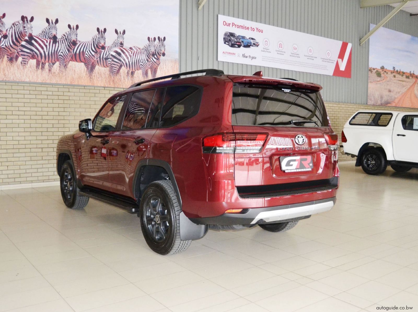 2025 Toyota Land Cruiser 300 Series 3.3D GR-Sport pictures