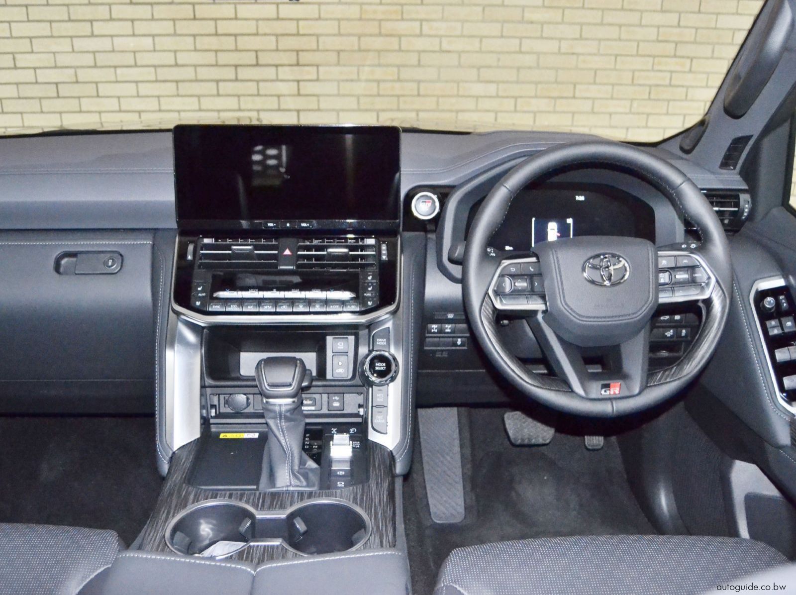 2025 Toyota Land Cruiser 300 Series 3.3D GR-Sport pictures