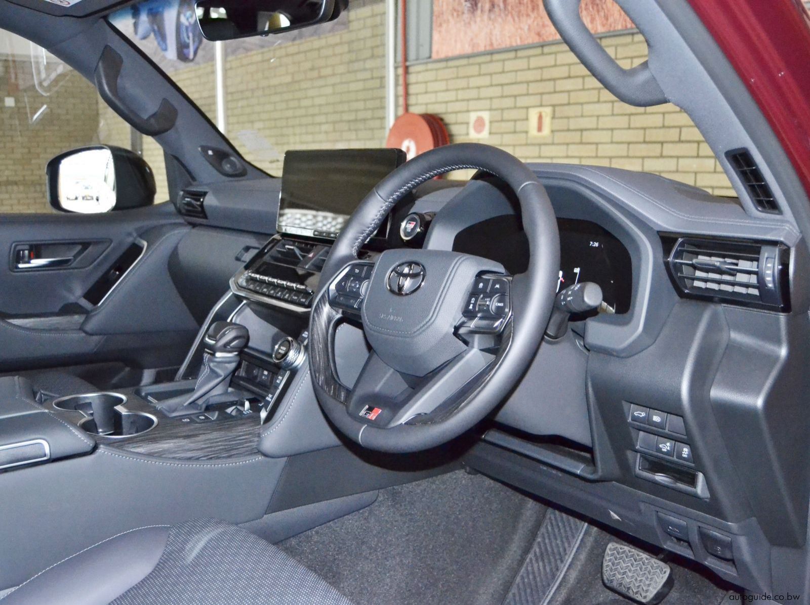 2025 Toyota Land Cruiser 300 Series 3.3D GR-Sport pictures