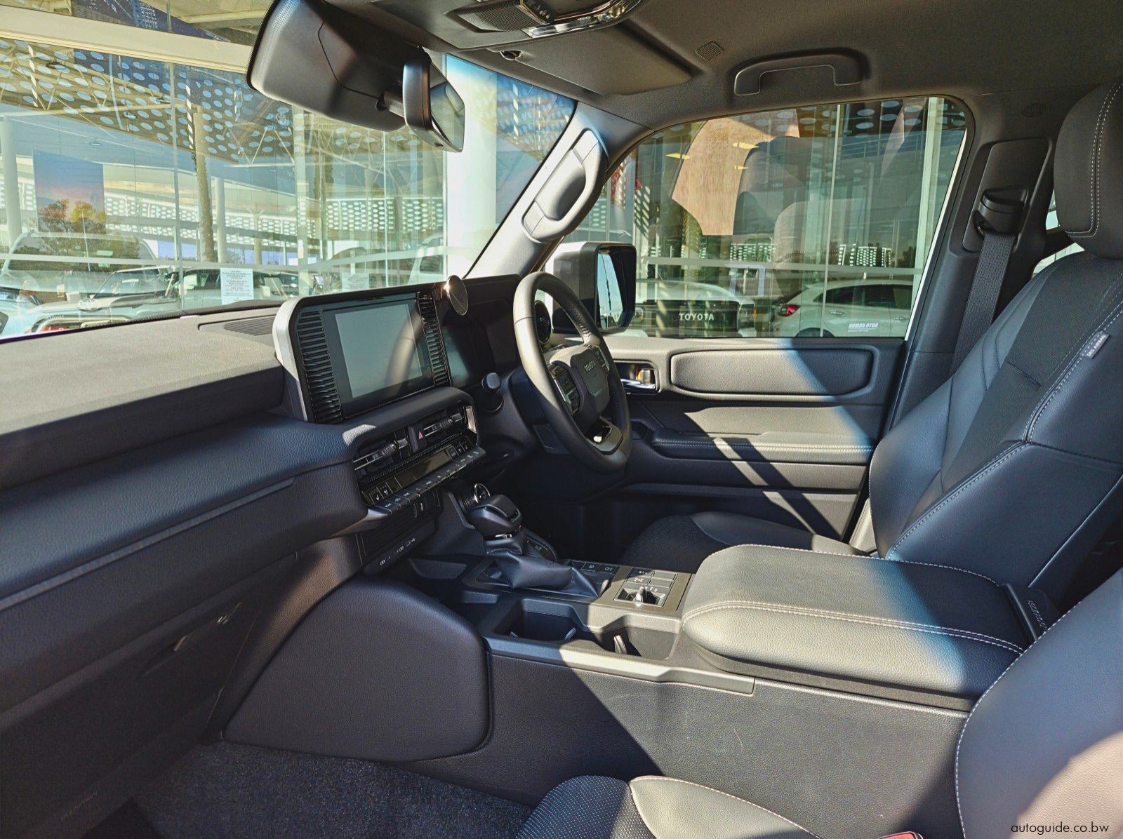 2025 Toyota Prado TX pictures
