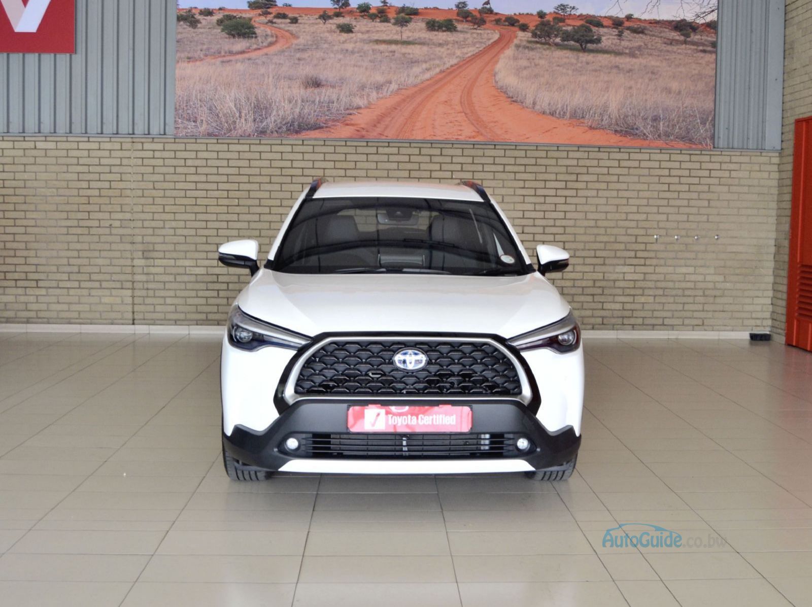 2025 Toyota Corolla Cross XR HEV pictures