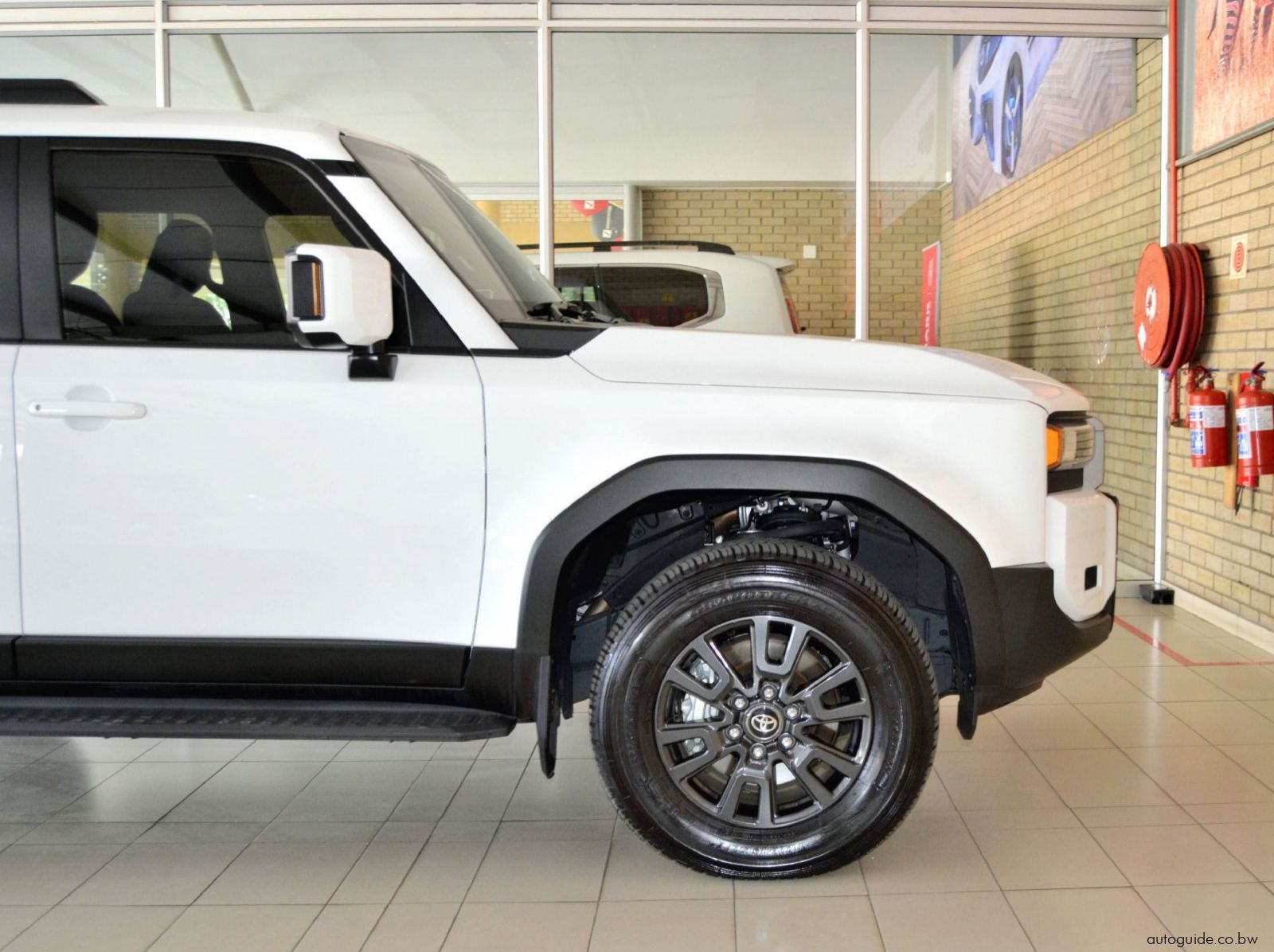 2025 Toyota Prado 2.8GD TX pictures