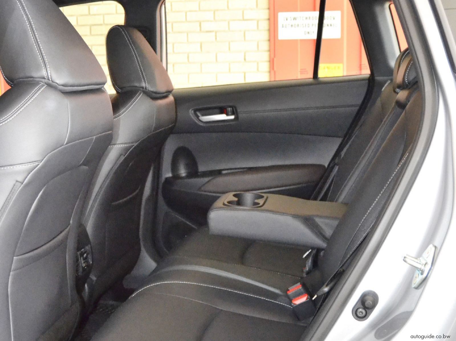 2025 Toyota Corolla Cross XS HEV pictures