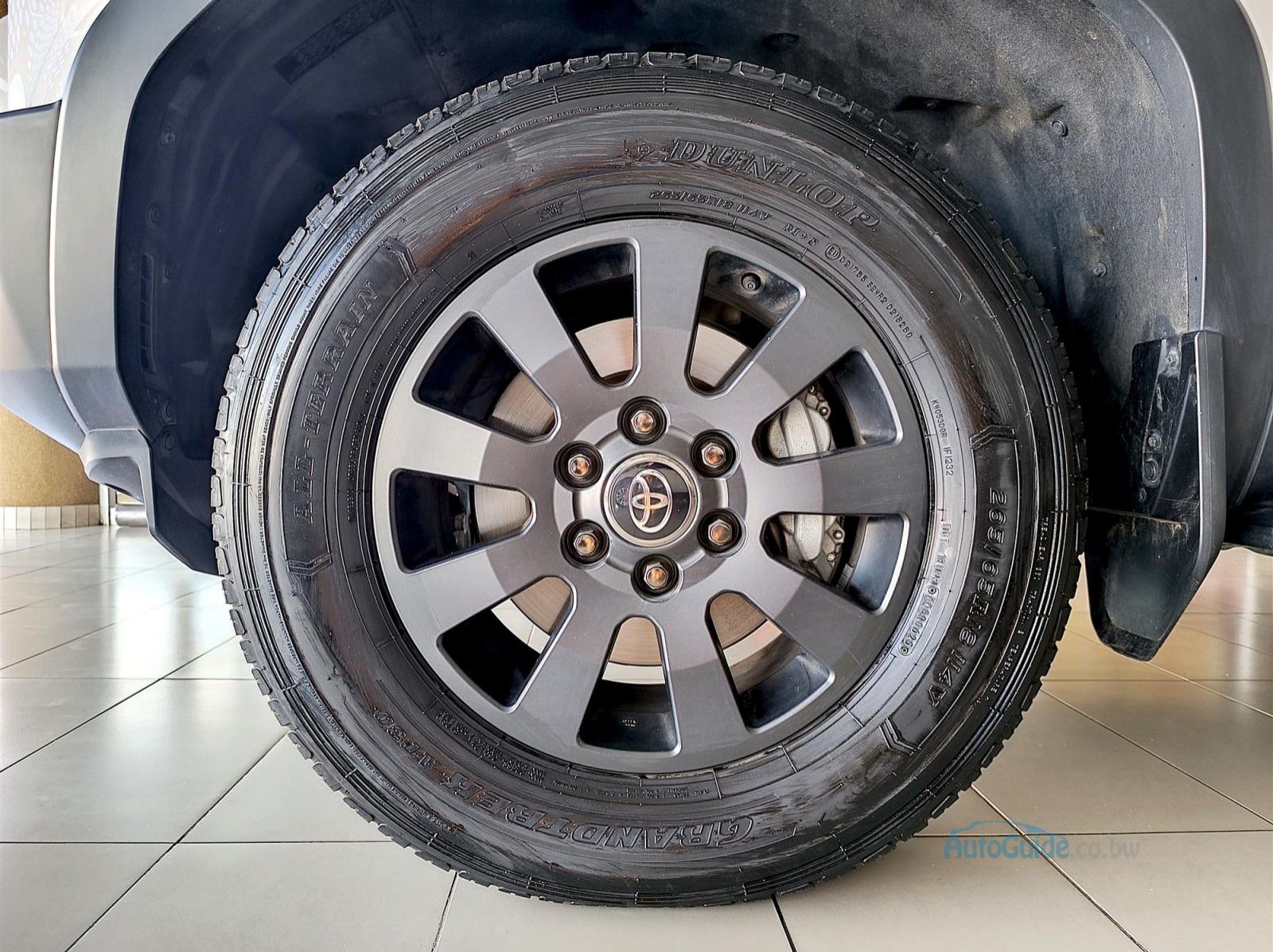 2025 Toyota Prado VX-R 2.8GD TX pictures