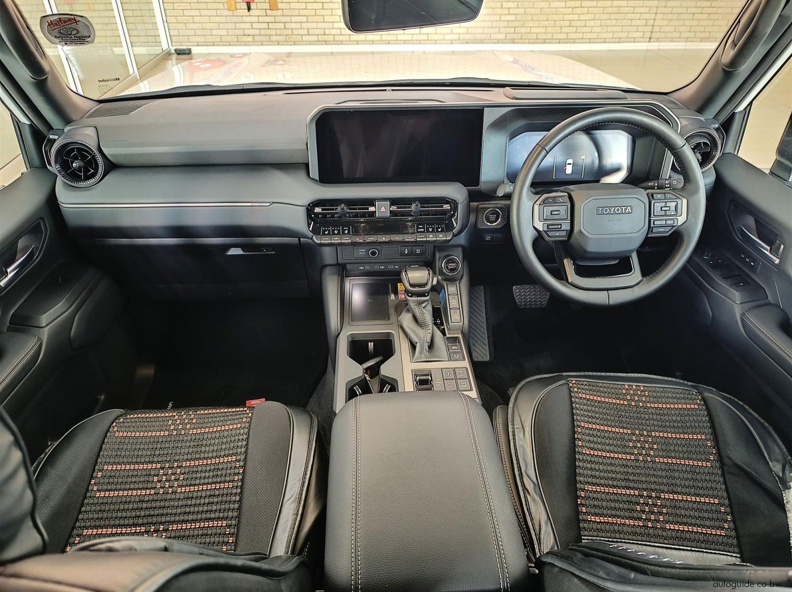 2025 Toyota Prado VX-R 2.8GD TX pictures