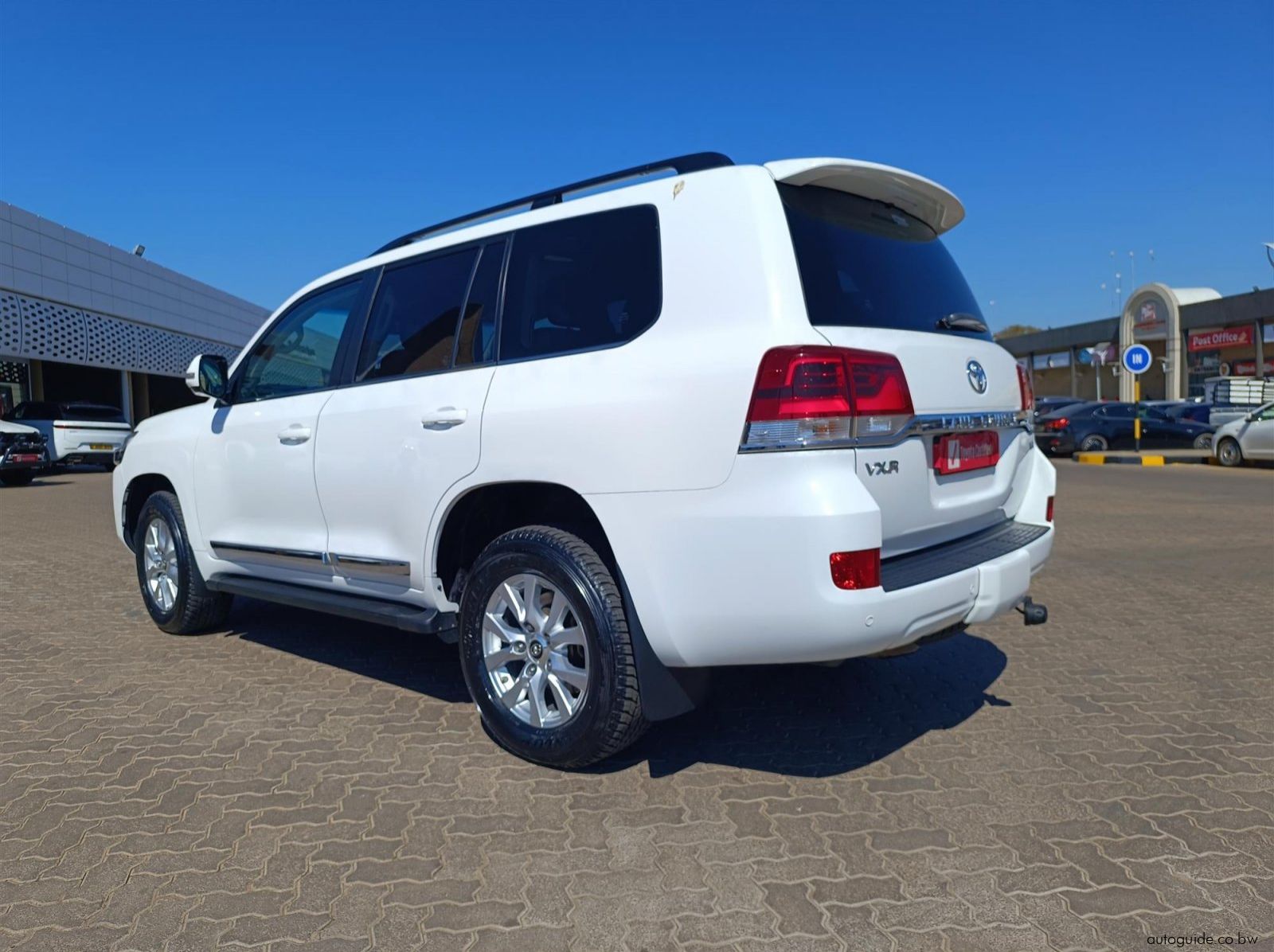 2020 Toyota Land Cruiser 200 4.5TD VX-R V8 pictures
