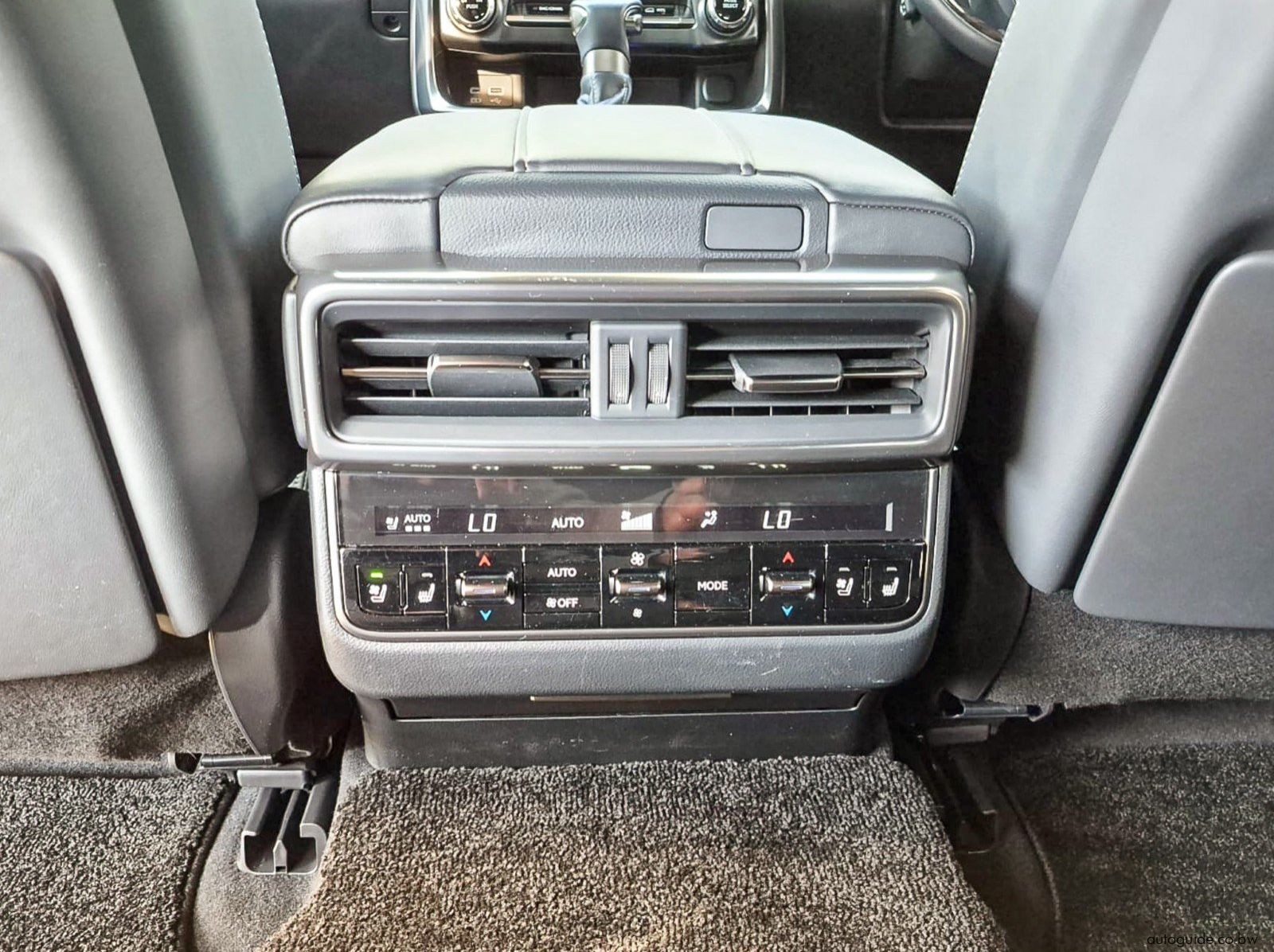 2024 Lexus LX500D Urban pictures
