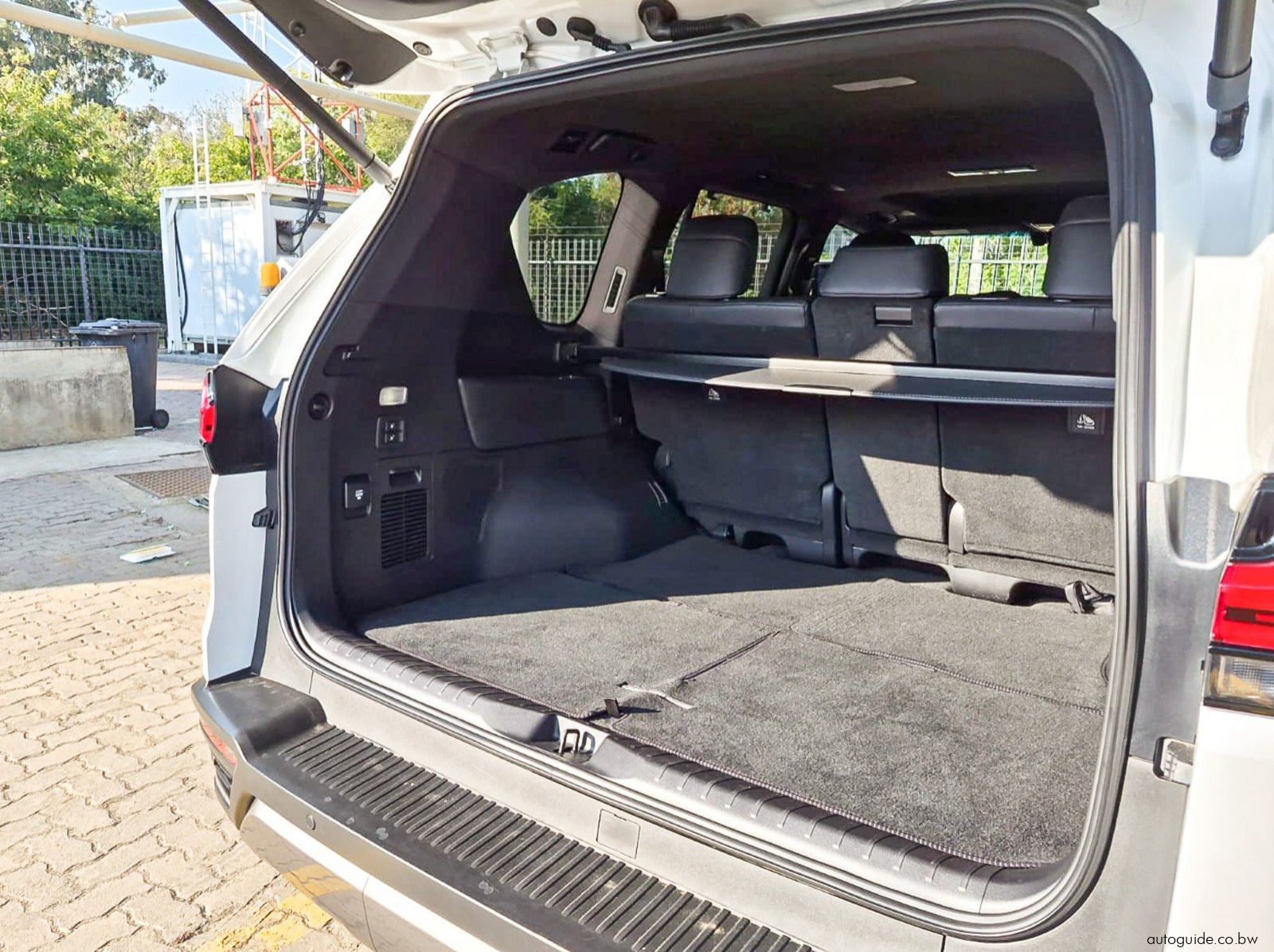 2024 Lexus LX500D Urban pictures
