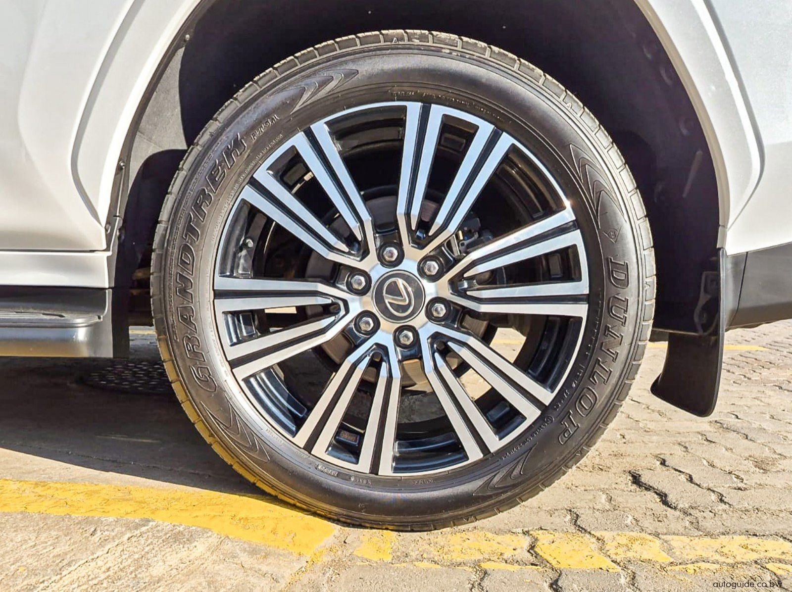2024 Lexus LX500D Urban pictures