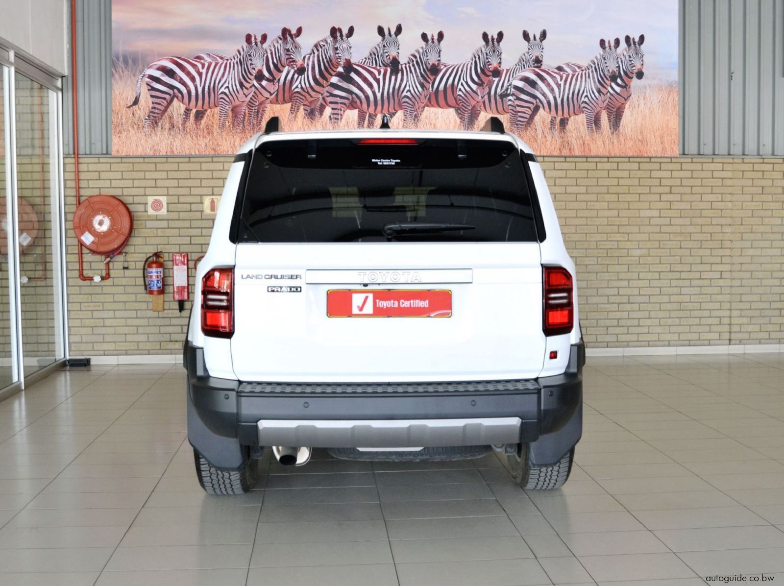 2024 Toyota Prado 2.8GD TX pictures