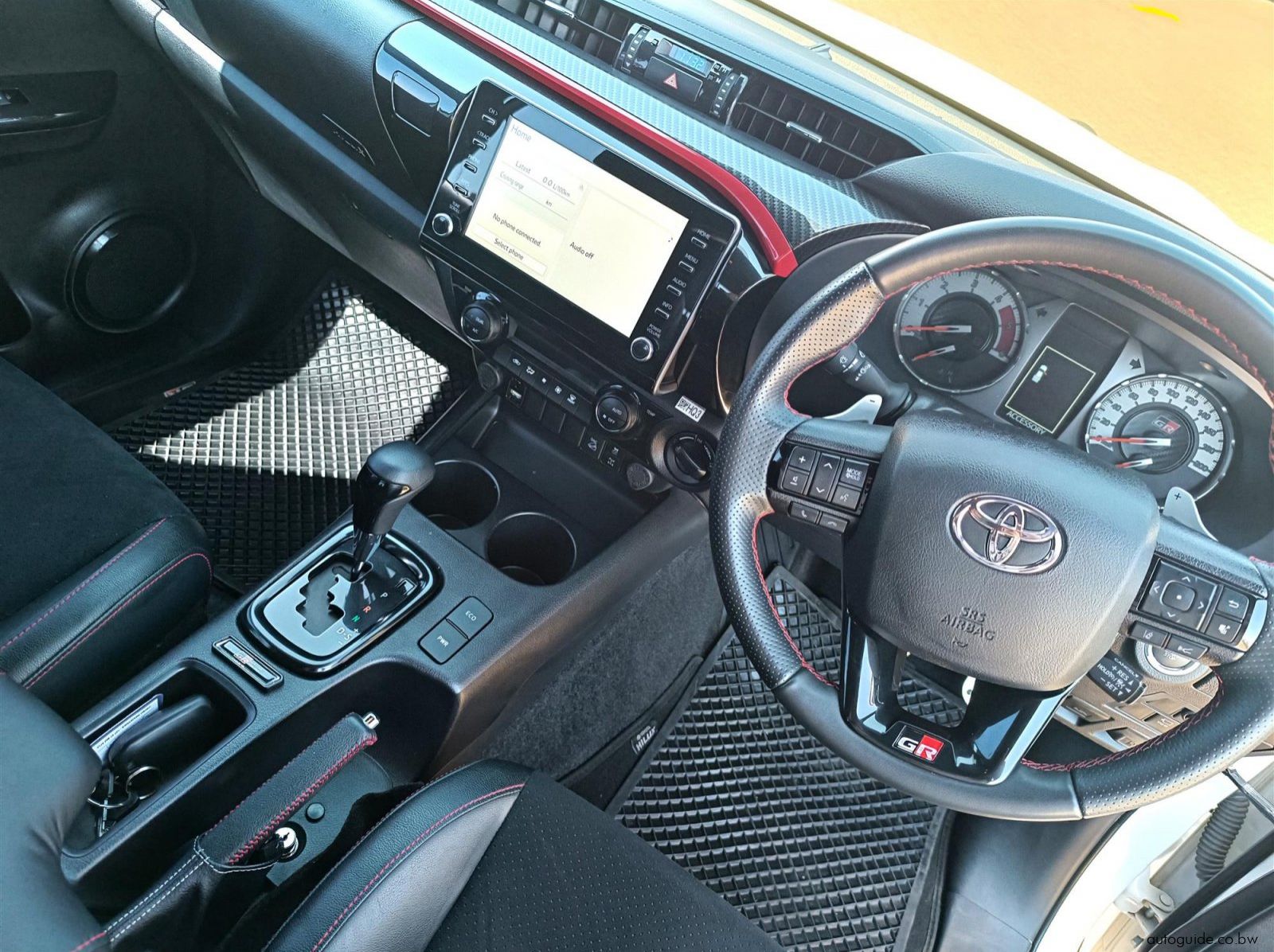 2024 Toyota Hilux GR-Sport II 2.8 GD-6 4x4 pictures